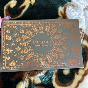 Ace Beaute Tropical Vibes palette